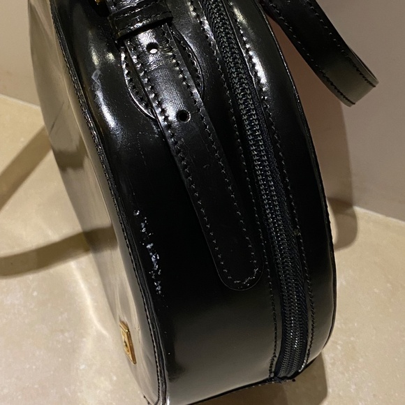 MOSCHINO Redwall Black Leather Red Heart Circle Round Shoulder Bag Vintage Rare - Picture 11 of 16